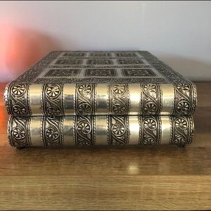 VINTAGE JEWELRY BOX - 12X10
